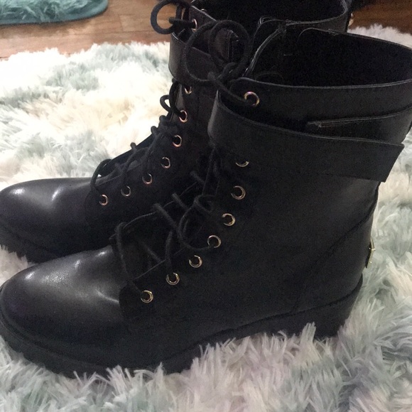 Boots - Picture 4 of 4